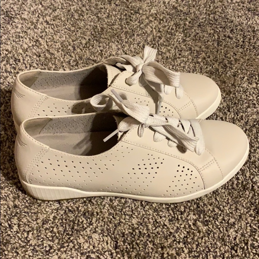 Dansko laser cut lace up walking shoe